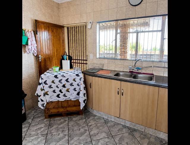 3 BEDROOM HOUSE FOR SALE IN VAN DER WESTHUIZEN